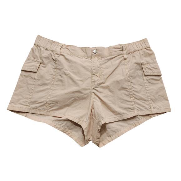 Urban Outfitters Light Sand Khaki Cream Cargo Light Weight Short Sz 8 NWT Beachy - Picture 1 of 8
